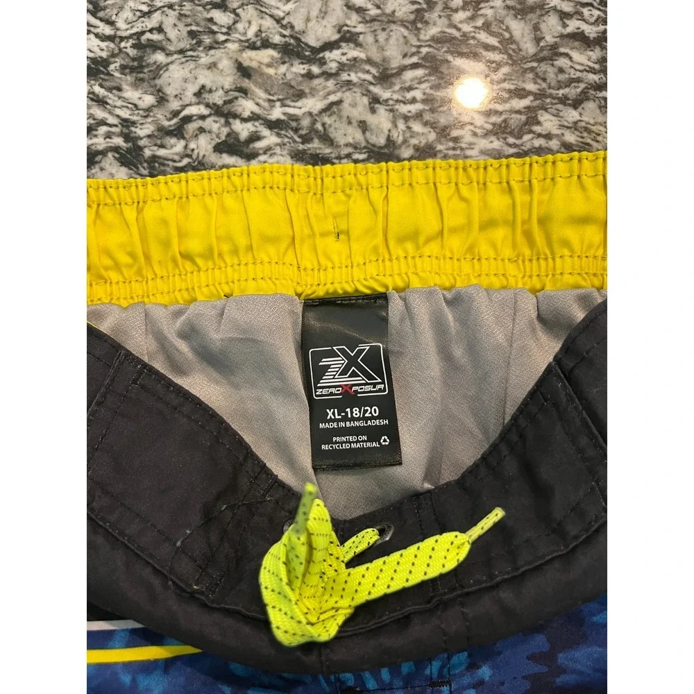 ZeroXposur Epic Board Shorts Boys XL(18-20) Blue Striped Skate Surf Swim‎ Wear